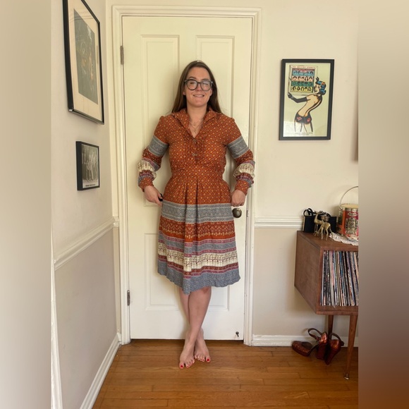 70s Vintage Long Sleeve Printed Cotton Prairie Style Dress - Picture 2 of 5